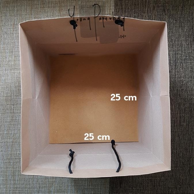 

Cod Paper Bag / Tas Kertas Idul Fitri Hampers Lebaran Uk. 25X25X24 Model Kotak Nasi Box (1 Lusin)