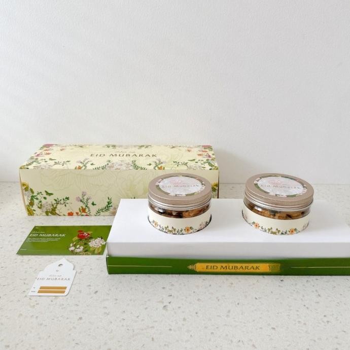 

Kotak Kue Kering Lebaran Muat 2 dan 3 Toples Dus Hampers Idul Fitri murah