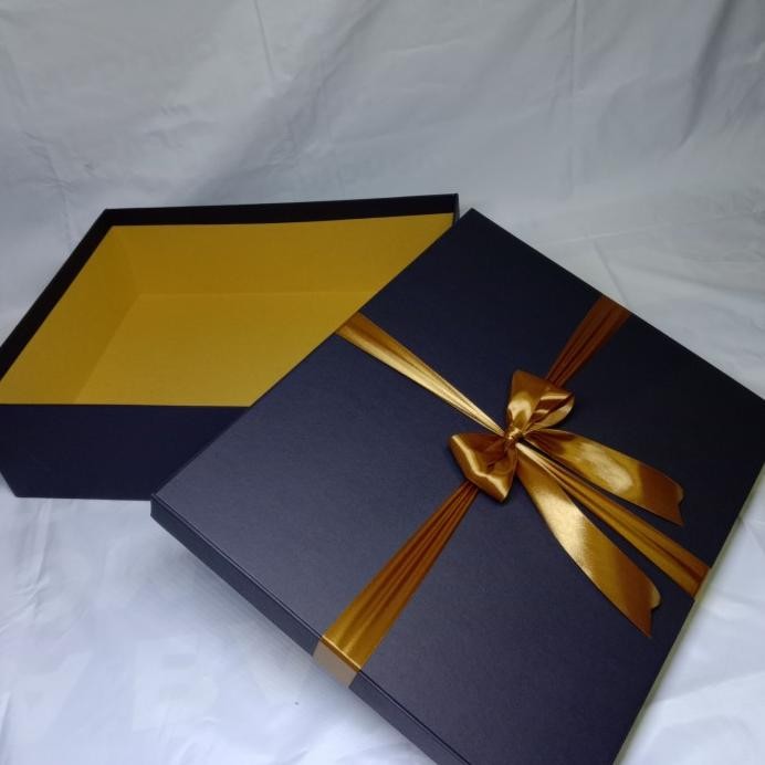 

Kotak Kado + Kotak Hadiah + Gift Box + 40x30x12 cm + Kotak Medium + Berpita + Tanpa Pita murah