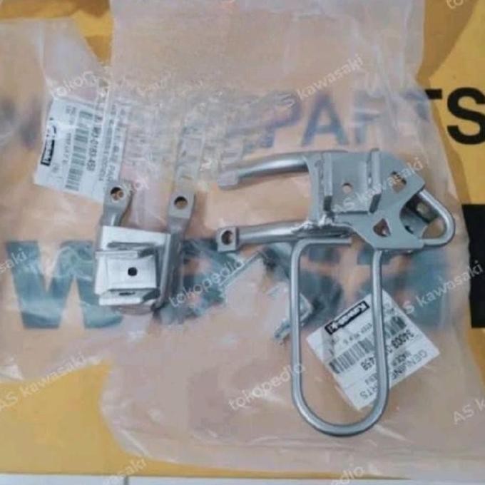BRACKET BRAKET DUDUKAN PANGKON STAY FOOTSTEP FOOT STEP BELAKANG KAWASAKI KLX 230 SE SM ORIGINAL 2904