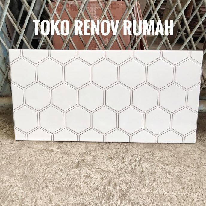 Keramik dinding 30x60/ keramik putih motif hexagon/ keramik dapur