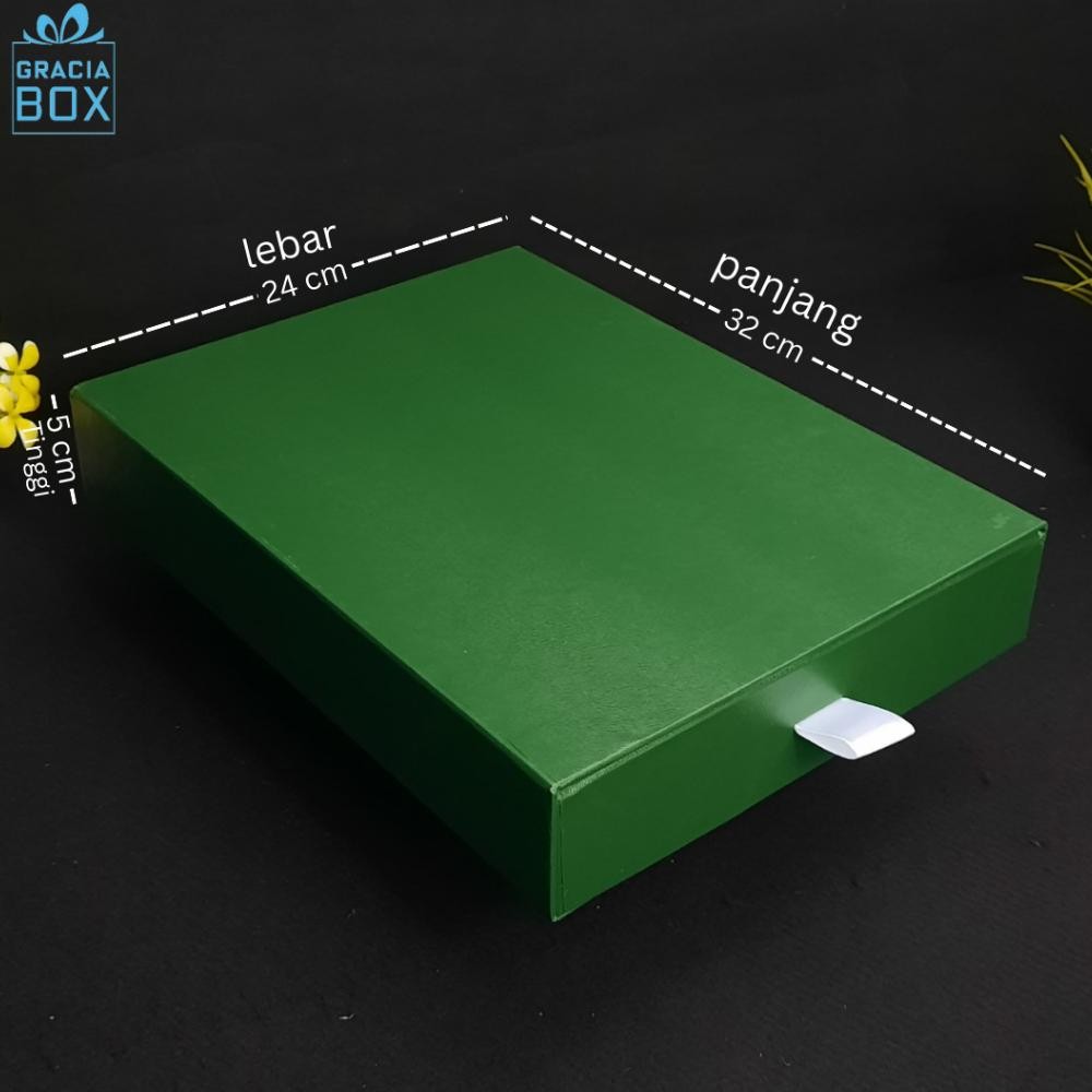 

BOX HAMPER - HARDBOX - KOTAK KADO - ukuran 32 cm x 24 cm x 5 cm