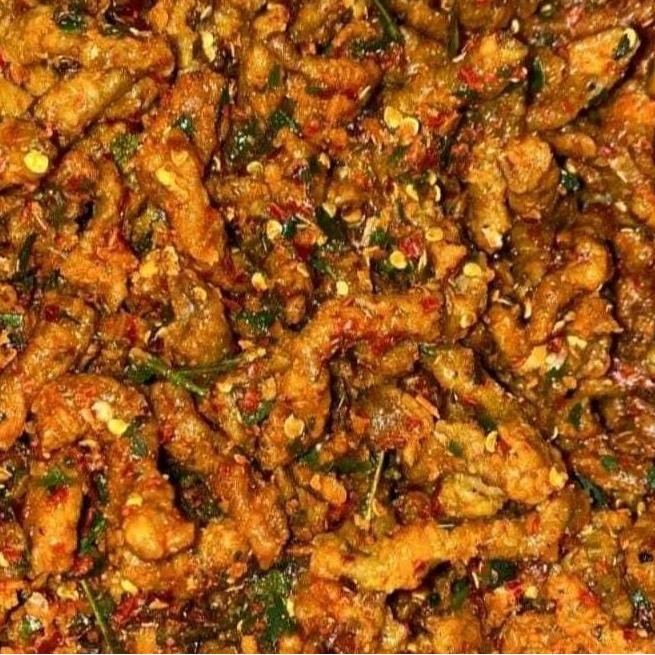 

kripik usus crispy 250gram usus crispy bumbu pedas daun jeruk 250gram/100gram Food Keripik Snacks Camilan nUg