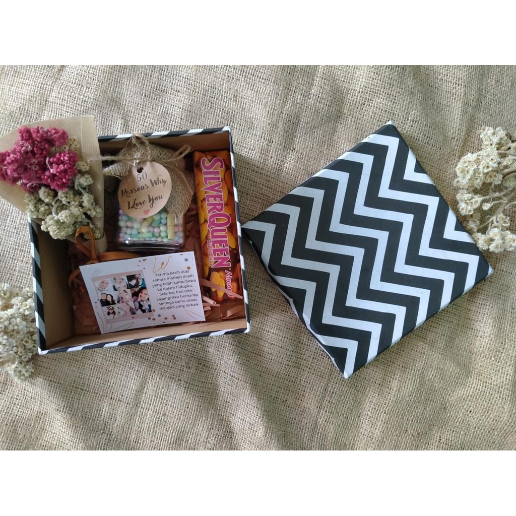 Hampers Box Medium FREE DOMPET KARTU Kado cewek hadiah cewek hadiah anniversary kado anniv kado paca
