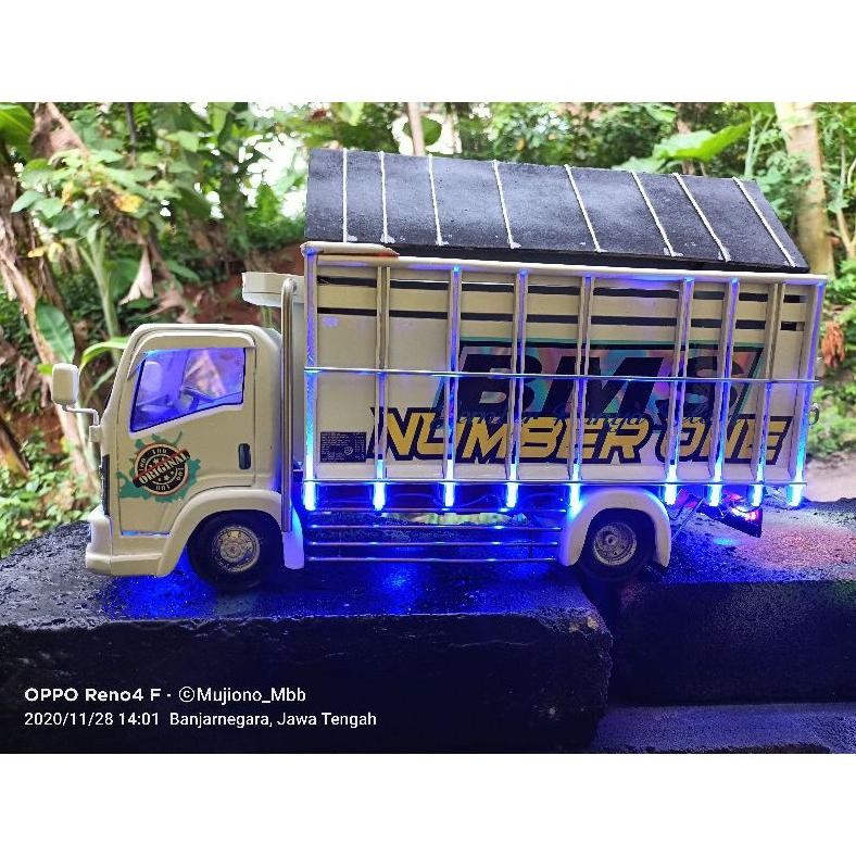 Miniatur truk oleng kayu asli jumbo bonus terpal full lampu,miniatur truk,trek,truck.