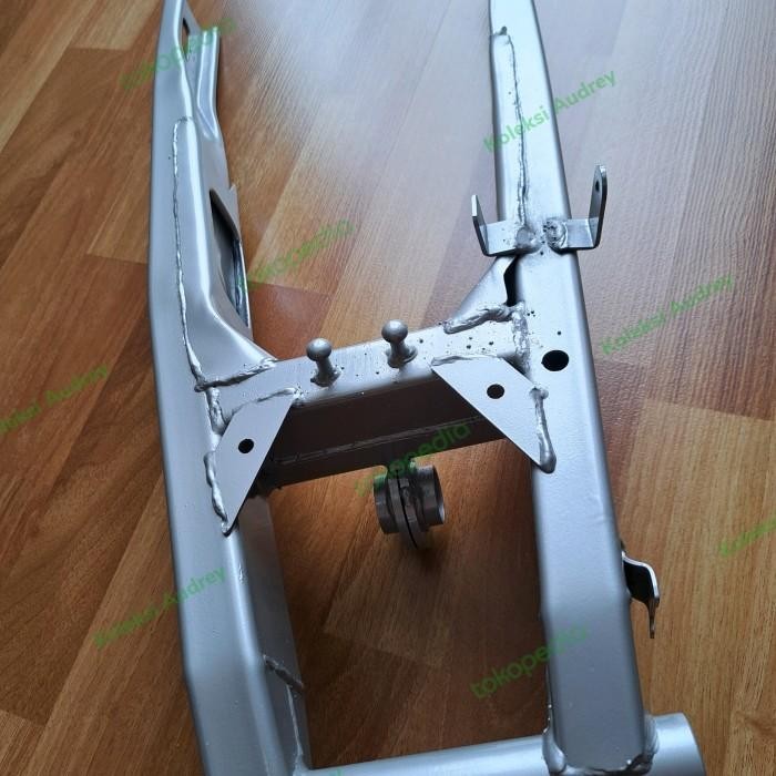 Swing Arm Vixion Old 3C1 Lengan Ayun Garpu Sasis Belakang Vixion Lama Original Dan Terpercaya