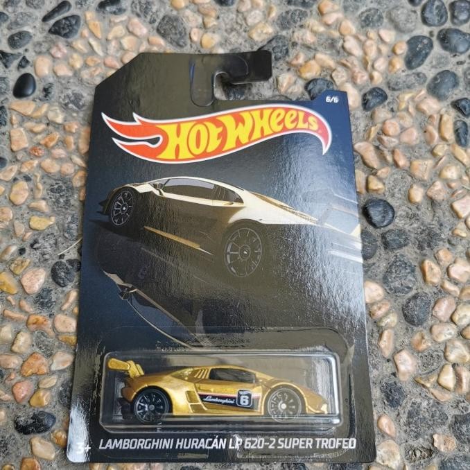 Hot Wheels Exotic Lamborghini huracan LP 620-2 Super Trofeo gold