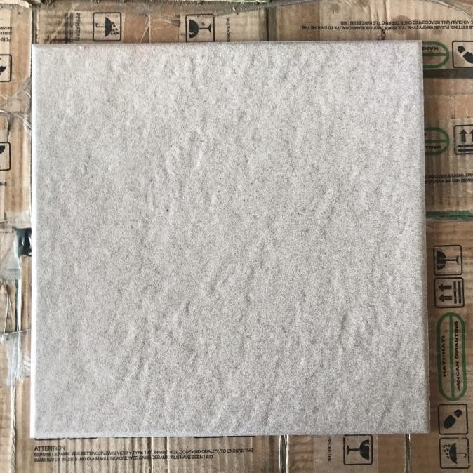 ready  Keramik 30x30 abu kasar/ keramik lantai kamar mandi/ keramik garasi murah