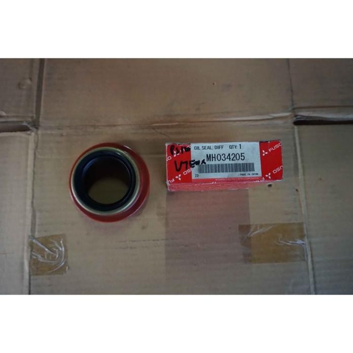 Oil Oli Seal Pinion Gardan Mitsubishi Colt Diesel PS 120 Kopling & Transmisi Mobil