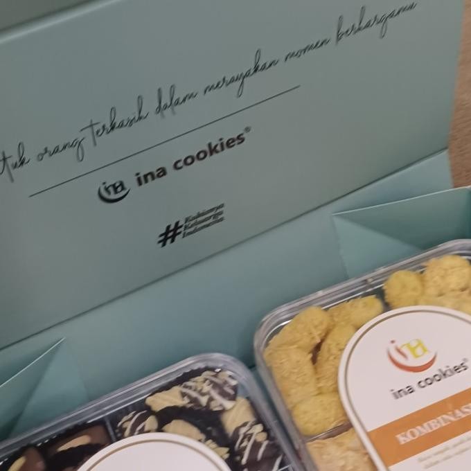 

Promo Hampers Ina Cookies Isi 2 Kombinasi