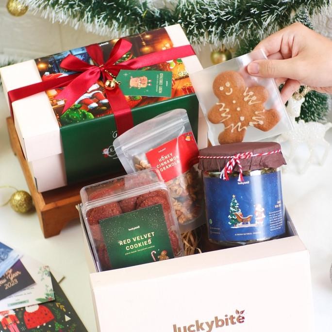 

Promo Hampers Natal / Christmas Hampers - Limited Set - Semi Hardbox