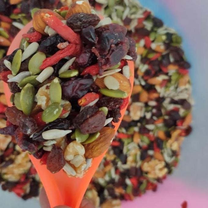 

Promo 500Gr Original Mix Nut - Campuran Almond, Walnut, Pumpkin, Sunflower, Raisin, Cranberry & Gojiberry Varian Mentah Atau Roasted