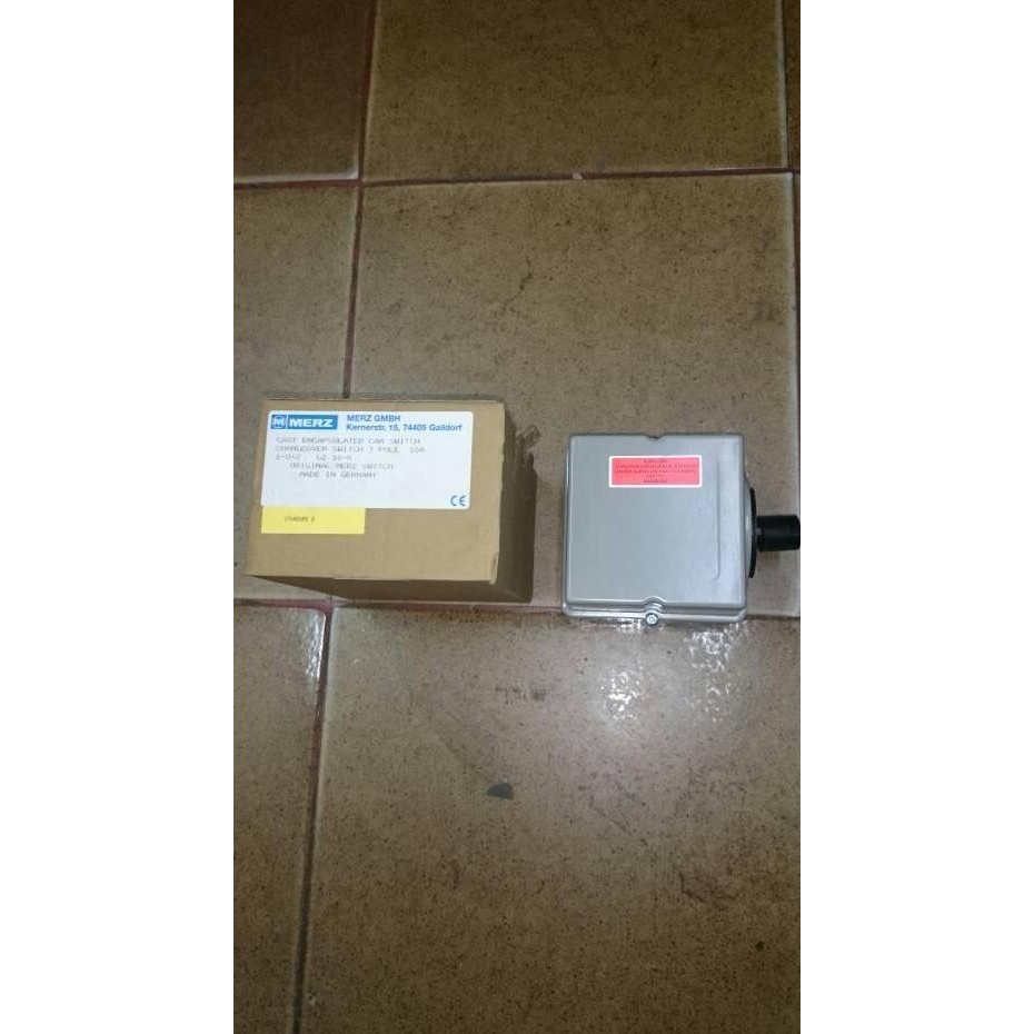Diskon Change Over Switch / Ohm Saklar 16 A 3P