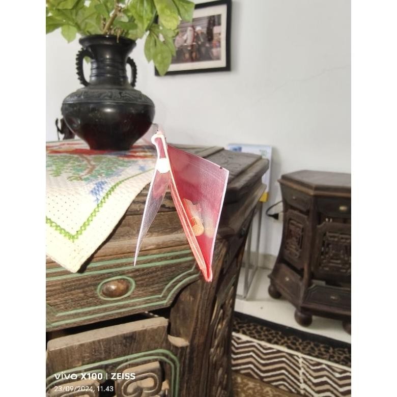 

Price tags / Price Rail /Price Holder DBS39 yang terpasang pada rak super market / mini market untuk menunjukan harga maupun keterangan