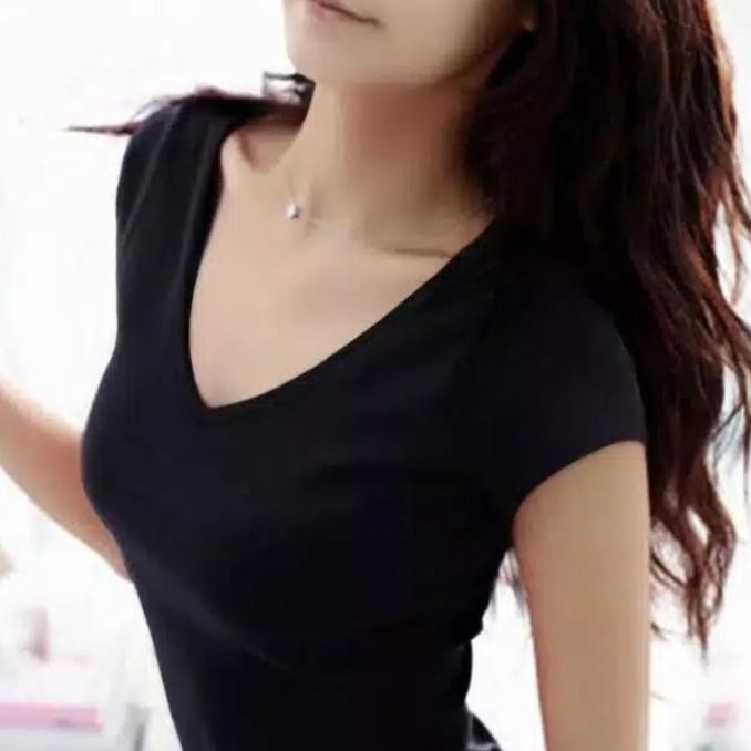 KAOS POLOS WANITA MODEL KETAT.. NGEPRESS.. LEHER VIE.. BAHAN ADEM.