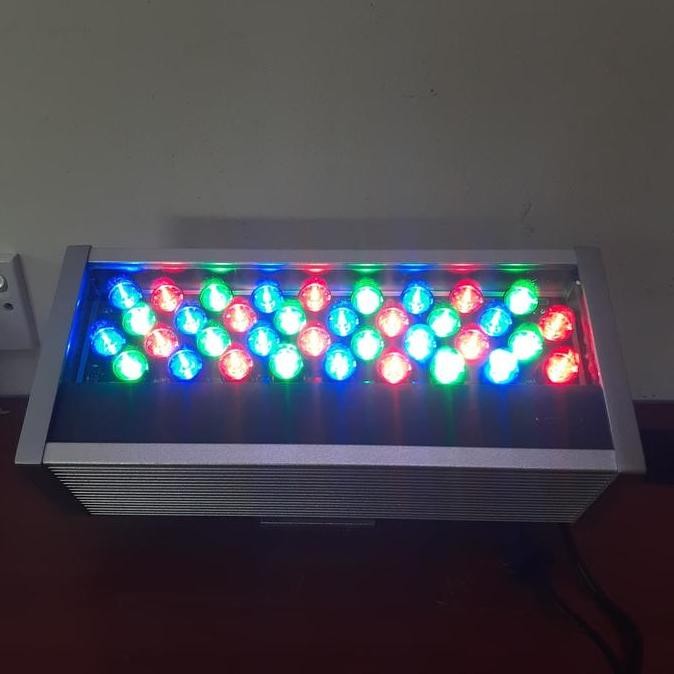 ] LED WALL WASHER 36W RGB