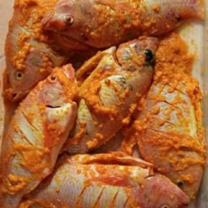 

Ikan Nila ikan mujaer mujair bumbu kuning siap masak