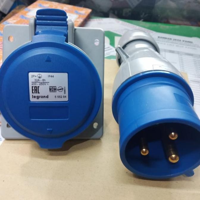 panel mouting legrand 1phase 32A 3pin IP44