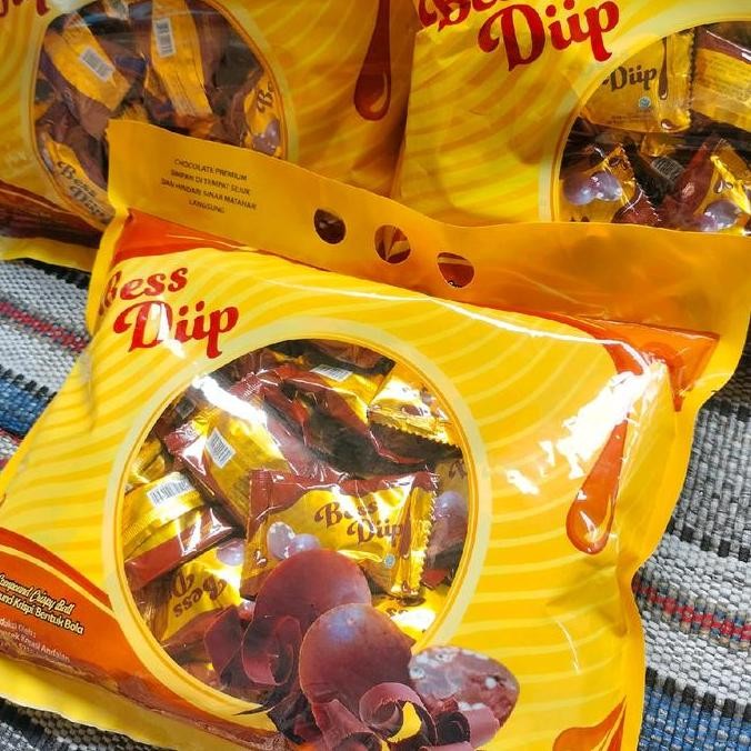 

Bess Diip Balls Premium Cokelat Krispi 40pcs BPOM Halal - Bola, Cemilan Chocolate Coklat Snack Makanan Food