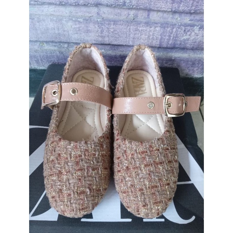 Tahan Lama [Preloved] Zara Sepatu Sendal Slip-On Flat Shoes Mary Jane Wanita Size 37