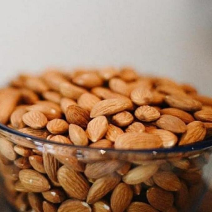 

ALMOND MENTAH,RAW ALMOND SUPER 1KG