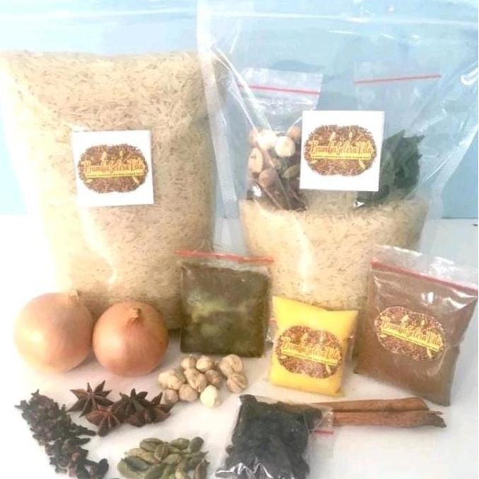 

Beras Basmati 1 Kg Dan Bumbu Lengkap beserta Rempah dan Bumbu - Shakila Store Food