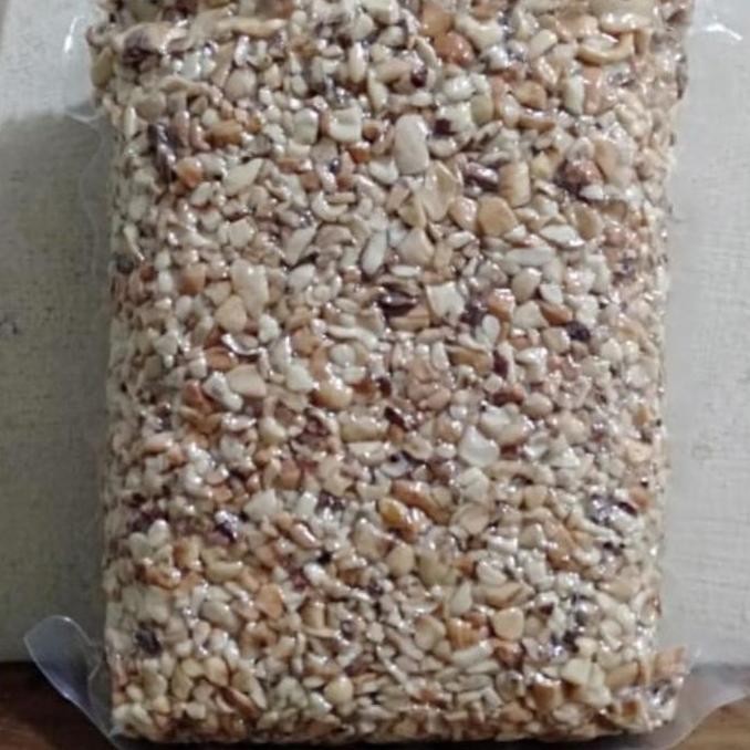 

Kacang mede menir / baby bits / utk sambal bawang atau topping kue