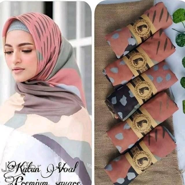 syukron- HIJAB SEGI EMPAT VOAL MOTIF PASTEL PINK