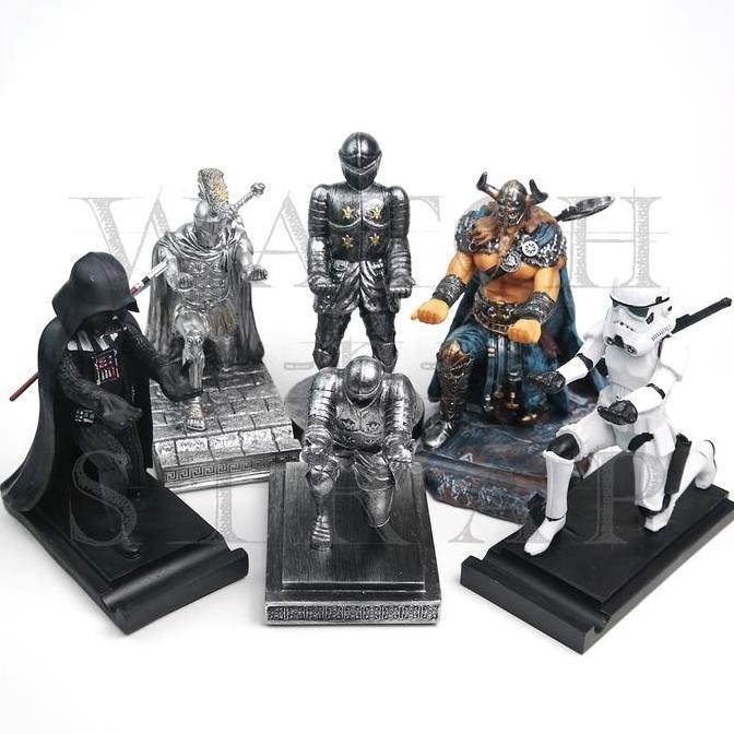 

HARGA DISC - Pen Holder Knight Roman Trooper Dark Lord Figurine Desk Organizer