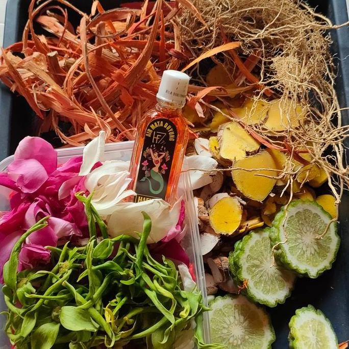 Bunga Mandi Macan Kerah Aroma Therapi