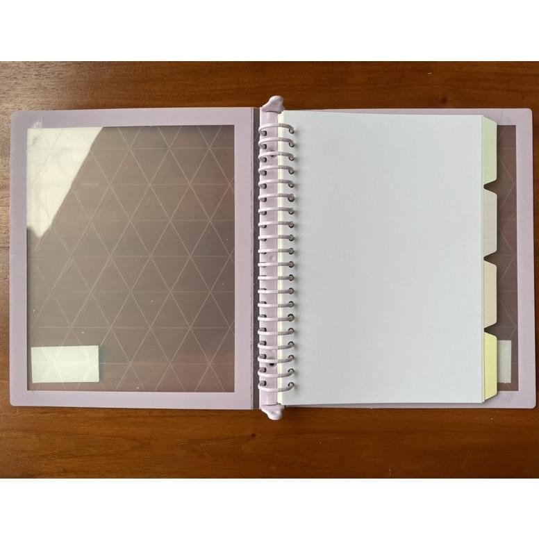 

Ready Binder B5 Wengu Motif Geometric Time Ring Besi (B-0180)