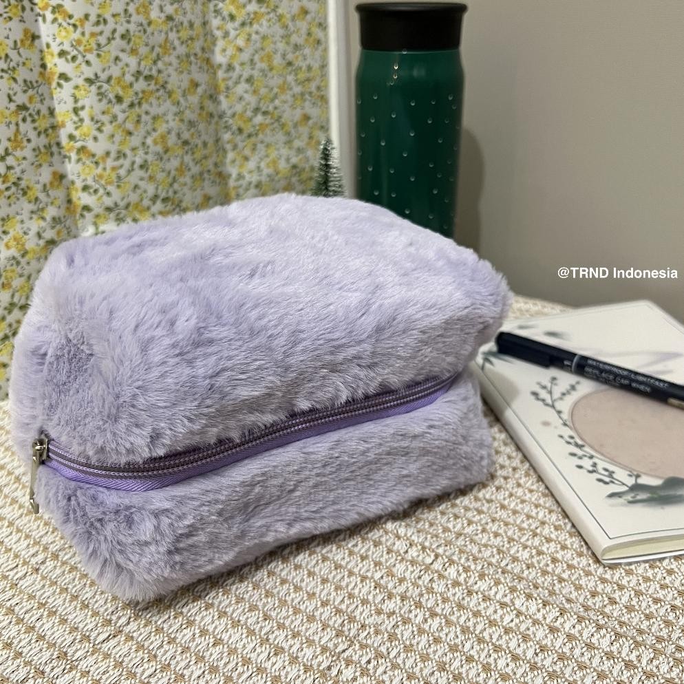 

Ready Lucy Pouch - Tempat Pensil Alat Tulis Bulu Pouch Make Up Mini Aesthetic Pc002