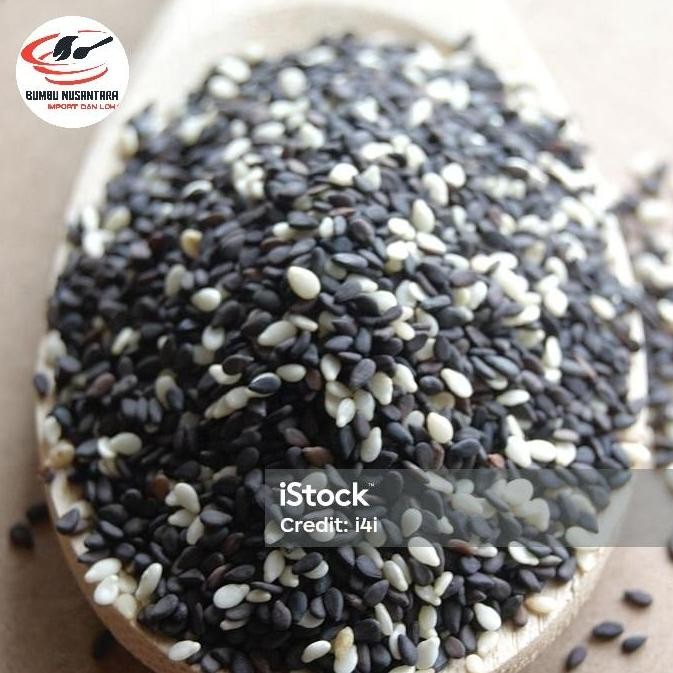 

Terlaris Mix Sesame Seed 250 Gram / Biji Wijen Campur / Wijen Hitam Putih