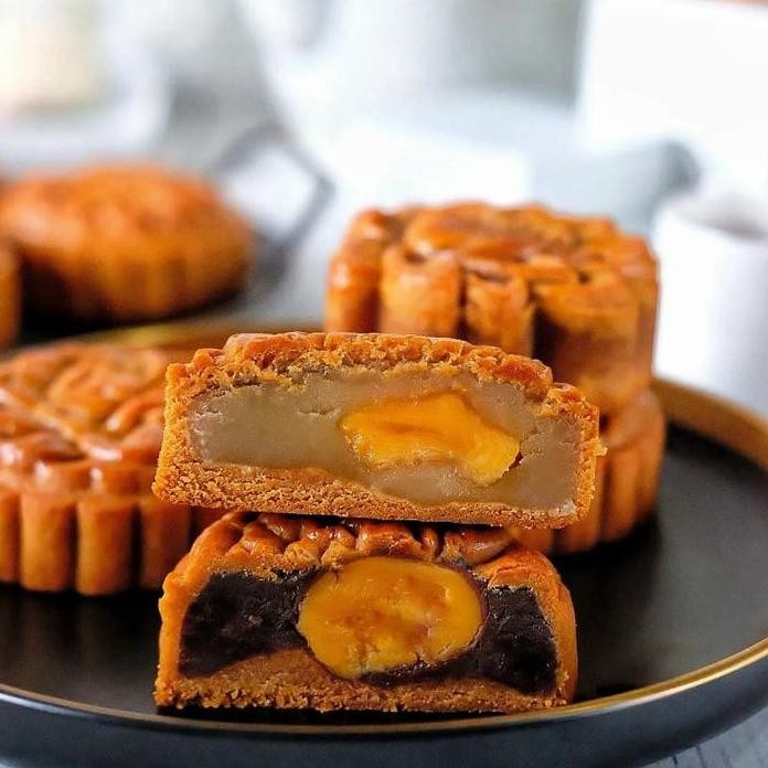 

Terlaris Mooncake Kacang Hijau Hitam Tausa Pandan (Halal)