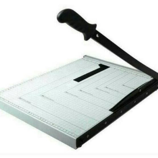 

Alat Pemotong Erta R Cutter A3 Eno