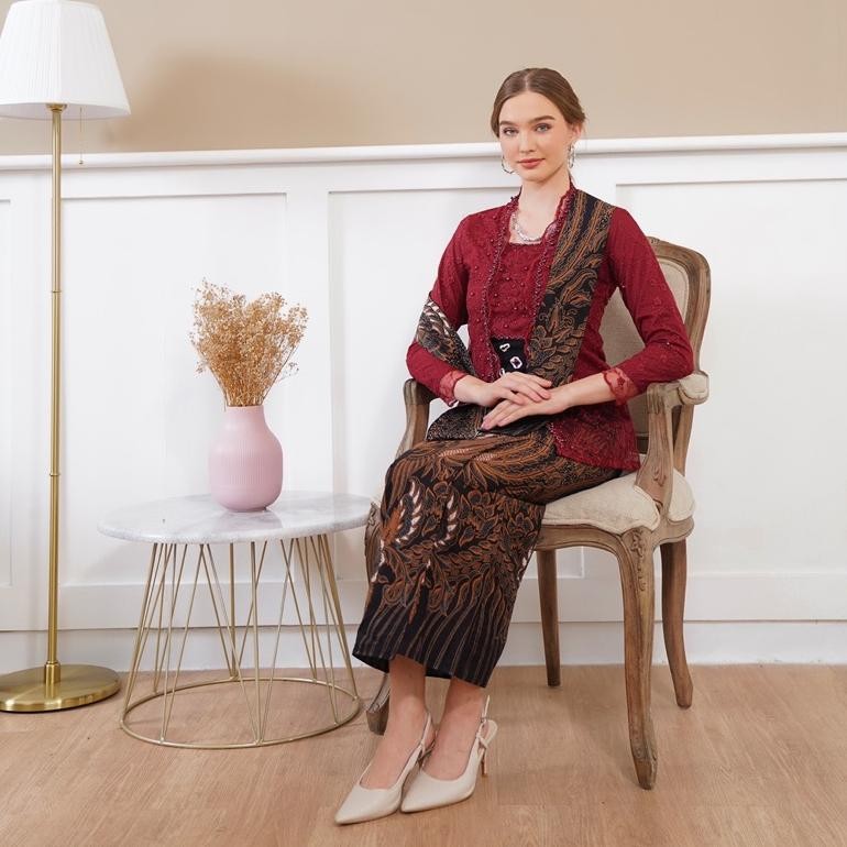 Kebaya Kutubaru Klasik Jumputan Solo / Kutubaru Wisuda