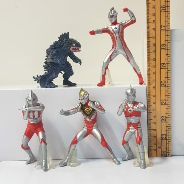 <<<<<] ACTION FIGURE ULTRAMAN SET