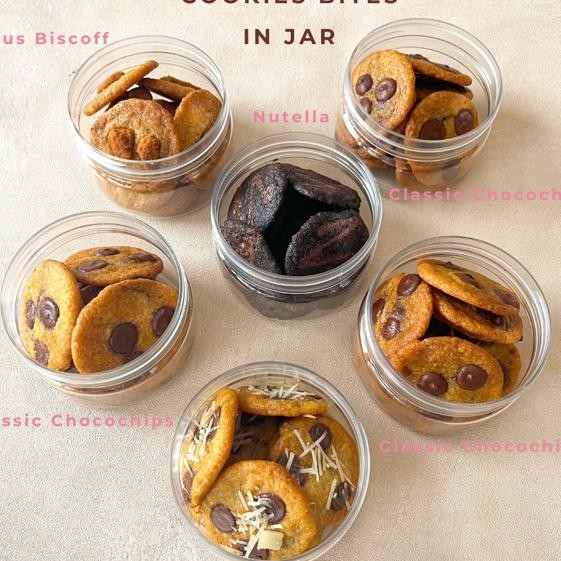 

Cacara Cooie Ue Ni Cooie Bite In Jar Oft Baed Cooie Ize 1010Cm Ue Ultah Coelat