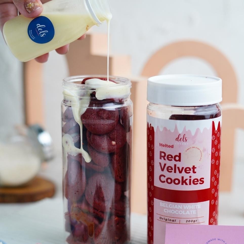 

Melted Cooie Red Veet Cooie With Melted White Beian Chocolate