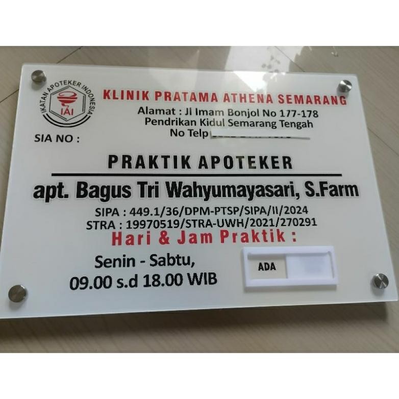 

SPIROS AKRILIK FRAME APOTEKER/PAPAN PRAKTEK DOKTER DENGAN SLOT INFORMASI GESER ADA/TIDAK ADA