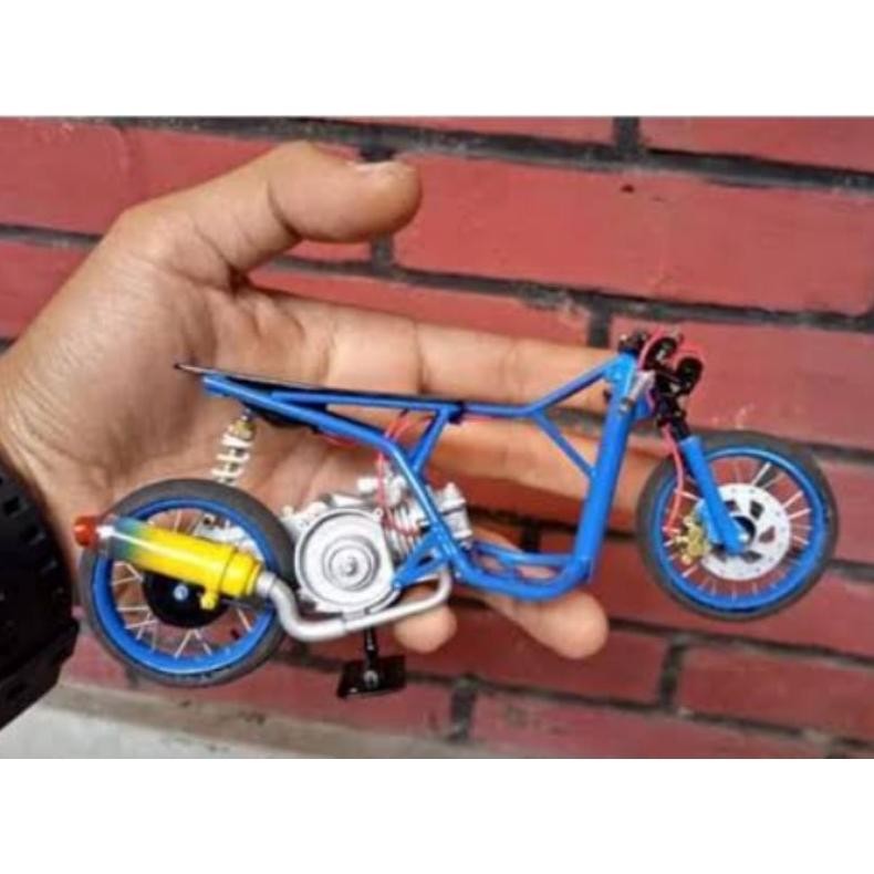 Miniatur Motor Herex Yamaha Lexy Blue Core Racing Murah