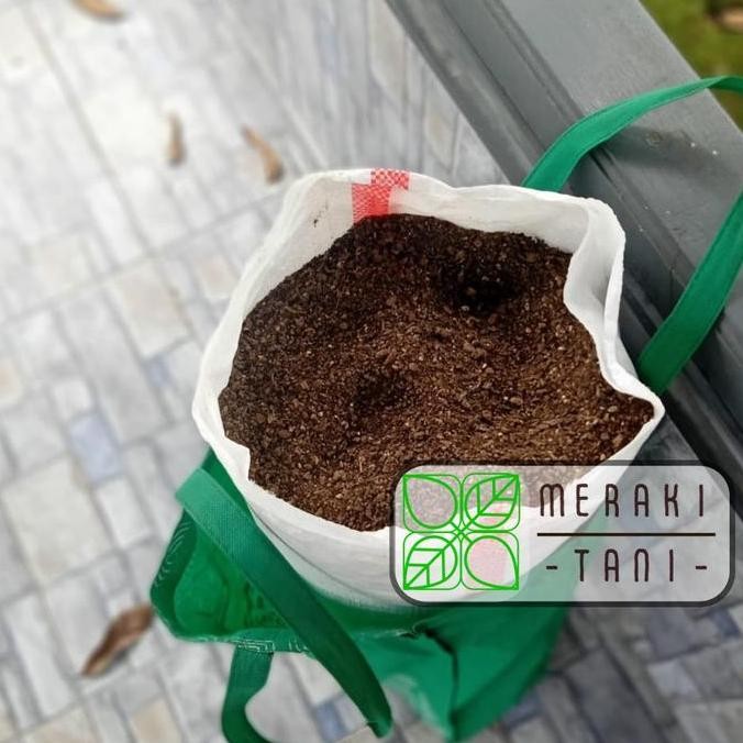 

Terlaris Pupuk Kandang Ayam Fermentasi Tanpa Sekam Per 10Kg