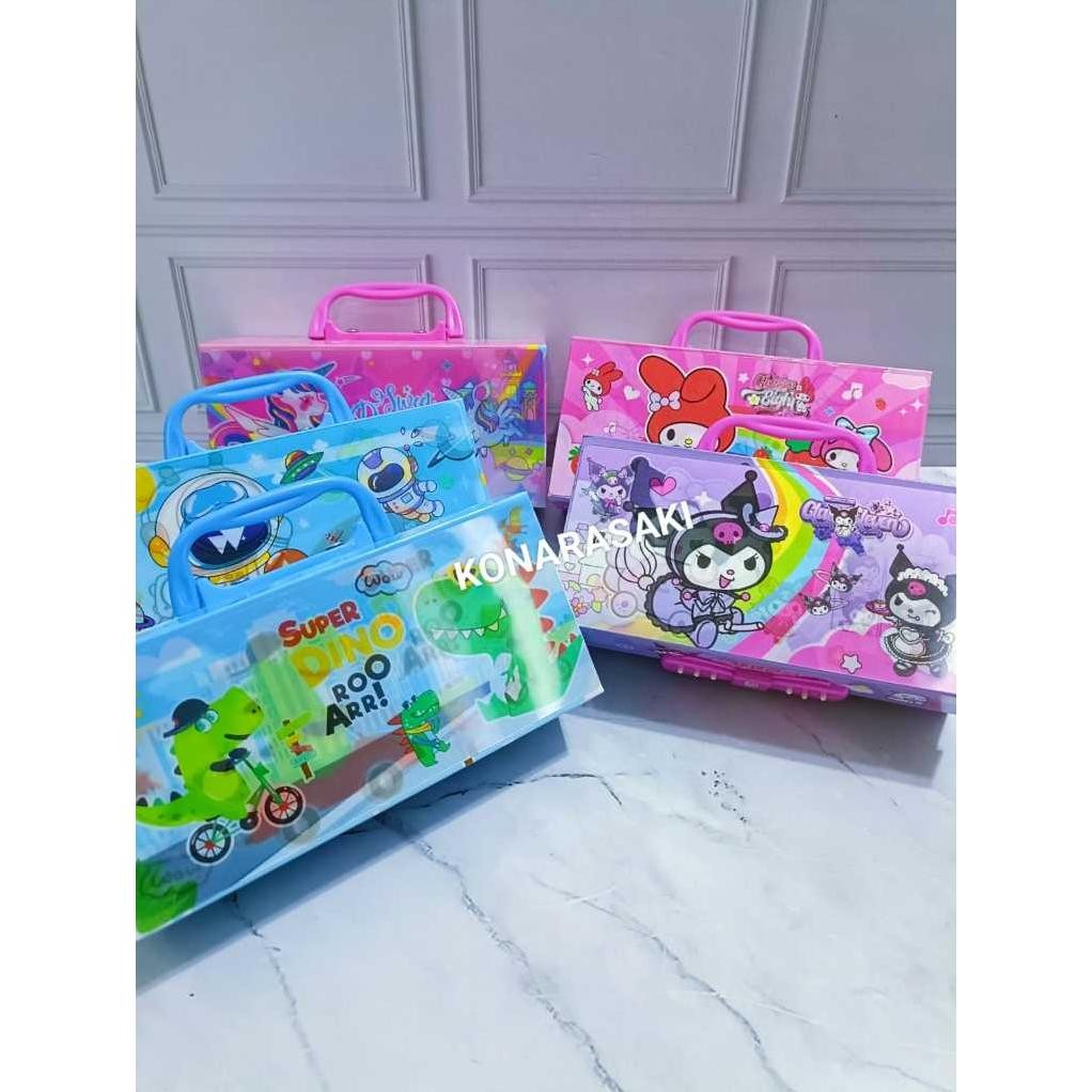 

Paling Dicari Promo Cod Kotak Pensil 3D / Tempat Pensil 3 Tingkat Model Koper Ada Kode Gambar Cewek Cowok