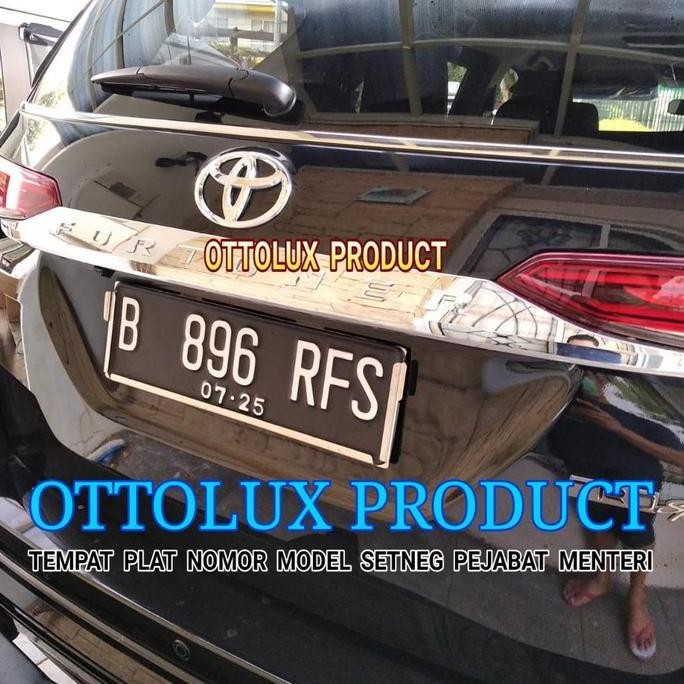 Tatakan Plat Nomor. Dudukan Plat Nomor. Tempat Plat Nomor Mobil - Asli