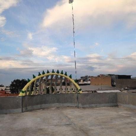 TIANG ANTENA TV ANTIGO ANTI GOYANG 600CM DENGAN BAHAN BESI GALVANIS