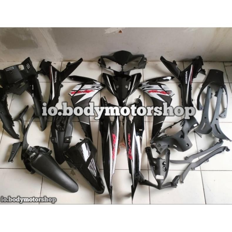 Cover Body BLADE New Racing Cover Body Halus Dan Kasar BLADE New Racing 110/125 Hitam 2012-2013