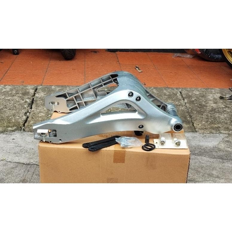 Swing Arm Banana DELKEVIC Ninja 250 FI Ninja 250 Karbu
