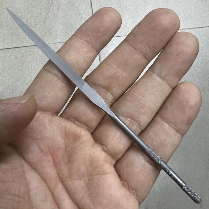 

Glardon-Vallorbe Knife Neddle Files 140 mm LA2405 Cut No. 4