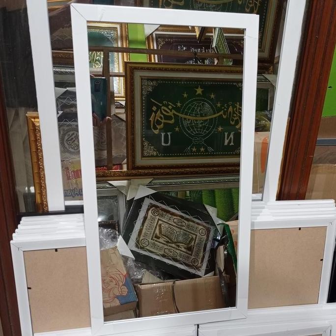 cermin dinding / cermin gantung minimalis 40x60