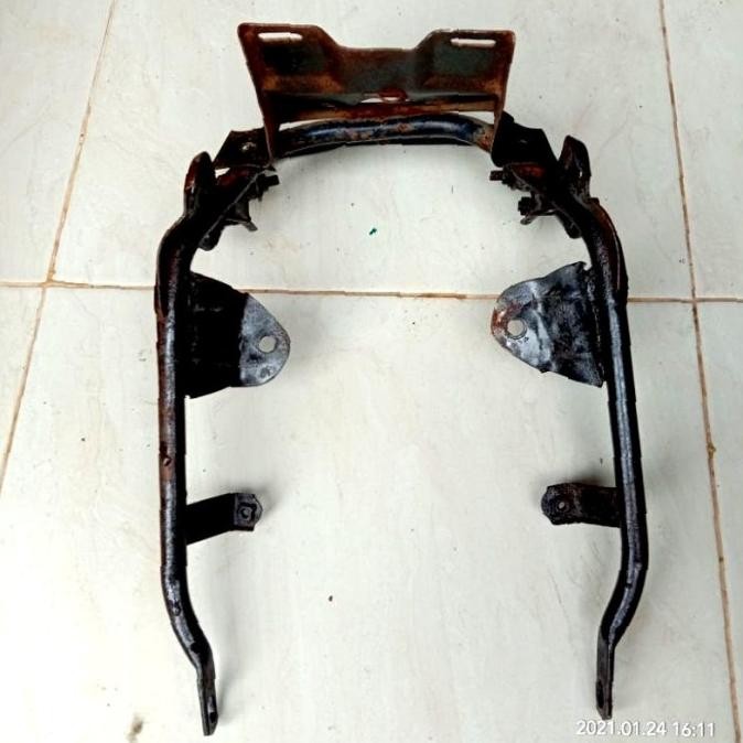 Sparepart dan Aksesoris kendaraan  Behel belakang Yamaha Rx Spesial. Original.  Second.  Bekas copot